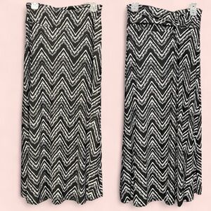 ROBERT LOUIS Chevron Pixel Strips Print Maxi Skirt w/Built in Waist Ring Detail